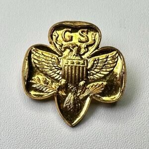 Vintage Girl Scouts Gold Tone Pin Eagle Design Fraternal Collectible Lapel Badge
